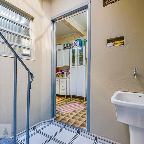 Casa à venda com 300m², 4 quartos e 2 vagasÁrea de Serviço