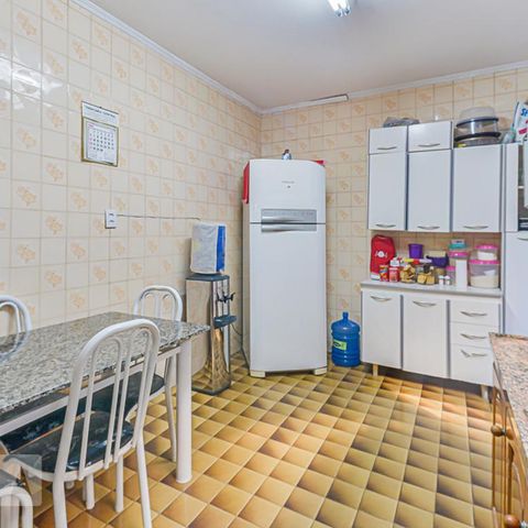 Casa à venda com 300m², 4 quartos e 2 vagasCozinha