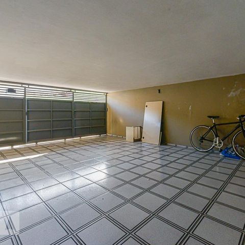 Casa à venda com 300m², 4 quartos e 2 vagasGaragem