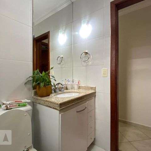Casa à venda com 146m², 3 quartos e 4 vagasBanheiro