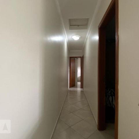 Casa à venda com 146m², 3 quartos e 4 vagasCorredor