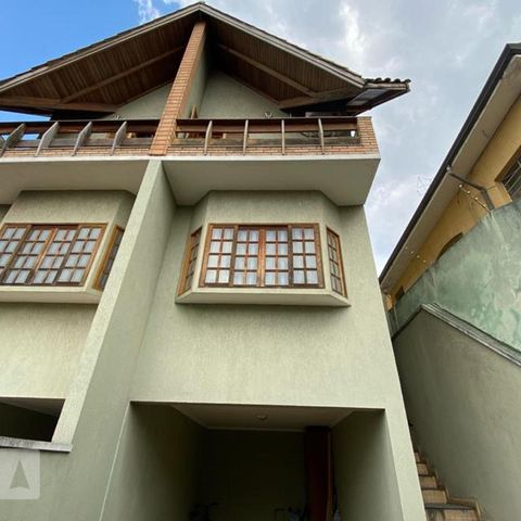 Casa à venda com 146m², 3 quartos e 4 vagasFachada