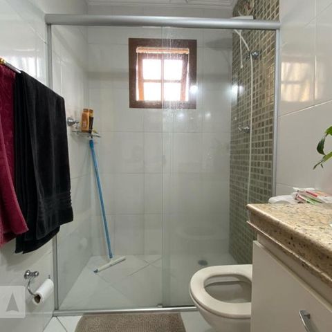 Casa à venda com 146m², 3 quartos e 4 vagasBanheiro