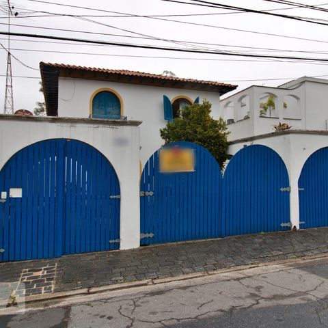 Casa para alugar com 350m², 3 quartos e 4 vagasFachada
