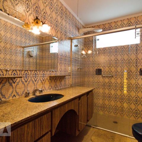 Casa para alugar com 350m², 3 quartos e 4 vagasBanheiro
