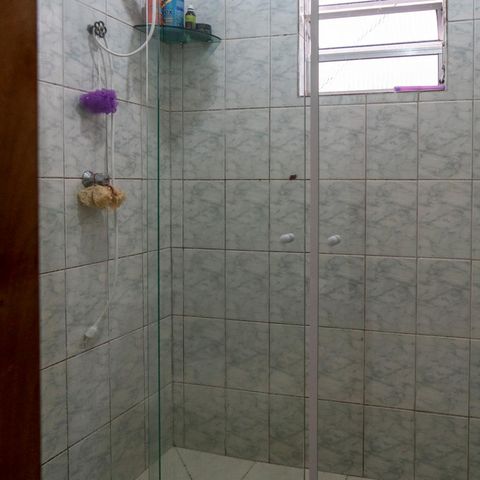 Casa à venda com 148m², 4 quartos e 2 vagasBanheiro 1