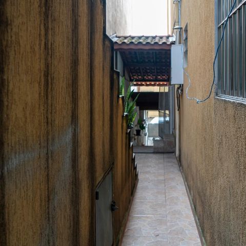 Casa à venda com 148m², 4 quartos e 2 vagasCorredor externo