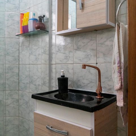 Casa à venda com 148m², 4 quartos e 2 vagasBanheiro 1