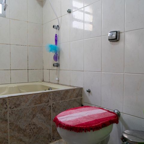 Casa à venda com 148m², 4 quartos e 2 vagasBanheiro 2