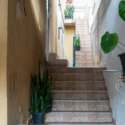 Casa à venda com 148m², 4 quartos e 2 vagasEntrada