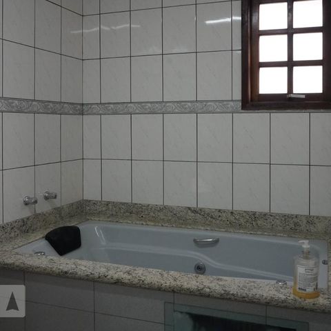Casa à venda com 379m², 5 quartos e 3 vagas Casa à venda com 379m², 5 quartos e 3 vagasBanheira Suíte