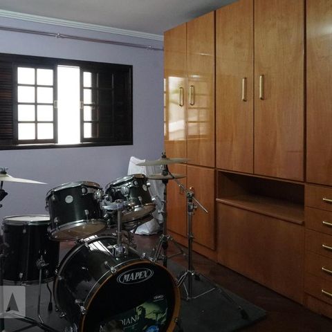 Casa à venda com 379m², 5 quartos e 3 vagas Casa à venda com 379m², 5 quartos e 3 vagasDetalhe Quarto 5
