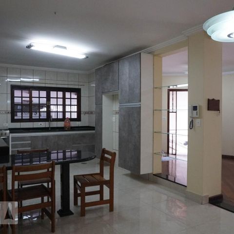 Casa à venda com 379m², 5 quartos e 3 vagas Casa à venda com 379m², 5 quartos e 3 vagasCopa