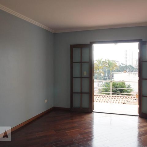Casa à venda com 379m², 5 quartos e 3 vagas Casa à venda com 379m², 5 quartos e 3 vagasDetalhe Quarto 4