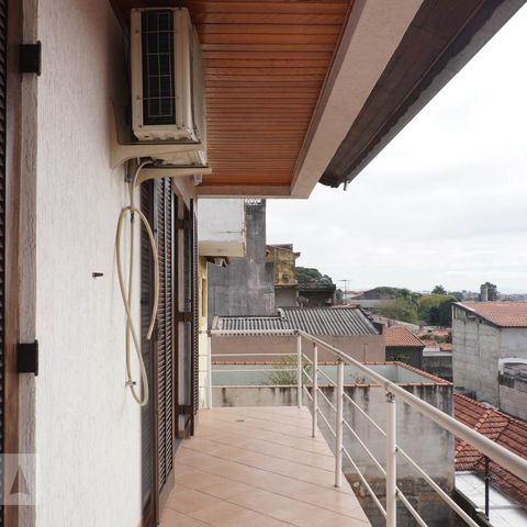 Casa à venda com 379m², 5 quartos e 3 vagas Casa à venda com 379m², 5 quartos e 3 vagasSacada Quartos