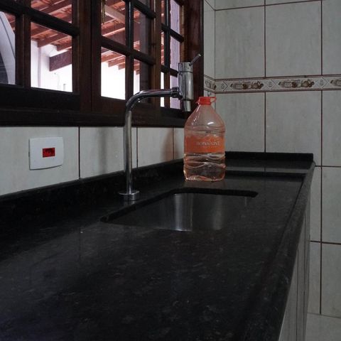 Casa à venda com 379m², 5 quartos e 3 vagas Casa à venda com 379m², 5 quartos e 3 vagasCozinha - Torneira