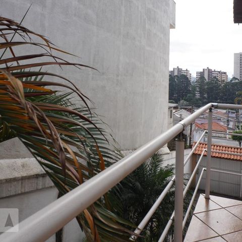 Casa à venda com 379m², 5 quartos e 3 vagas Casa à venda com 379m², 5 quartos e 3 vagasSacada Sala