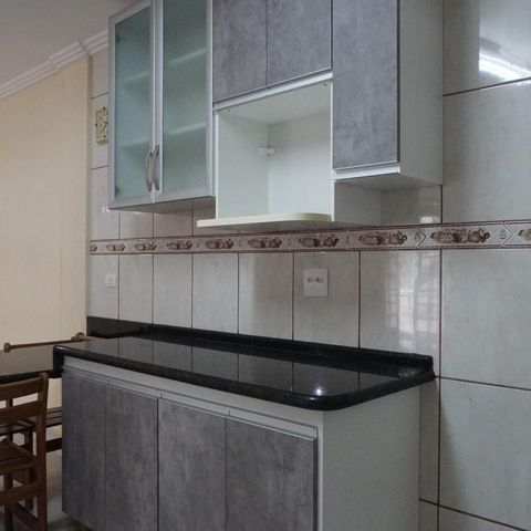 Casa à venda com 379m², 5 quartos e 3 vagas Casa à venda com 379m², 5 quartos e 3 vagasCozinha - Armários