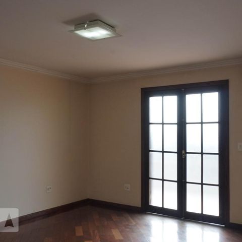 Casa à venda com 379m², 5 quartos e 3 vagas Casa à venda com 379m², 5 quartos e 3 vagasSuíte