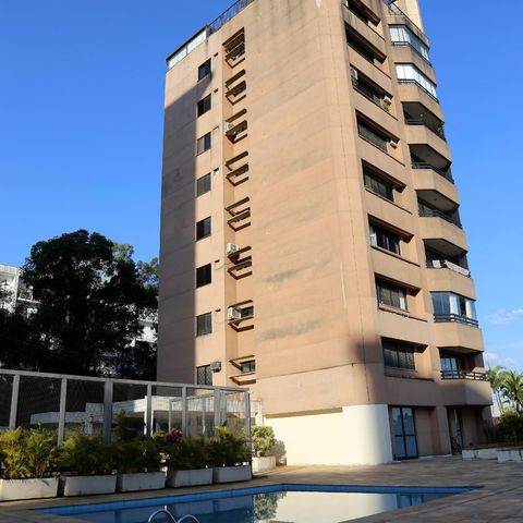 Apartamento para alugar com 256m², 4 quartos e 5 vagasÁrea comum - Piscina