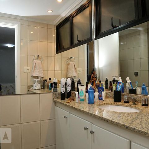 Apartamento para alugar com 256m², 4 quartos e 5 vagasSegundo Banheiro da Suíte 2