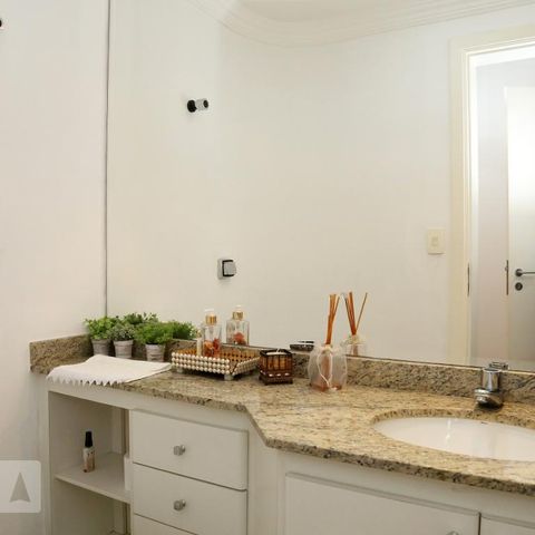 Apartamento para alugar com 256m², 4 quartos e 5 vagasLavabo