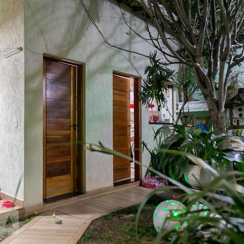 Casa à venda com 369m², 5 quartos e 4 vagasQuintal fundos