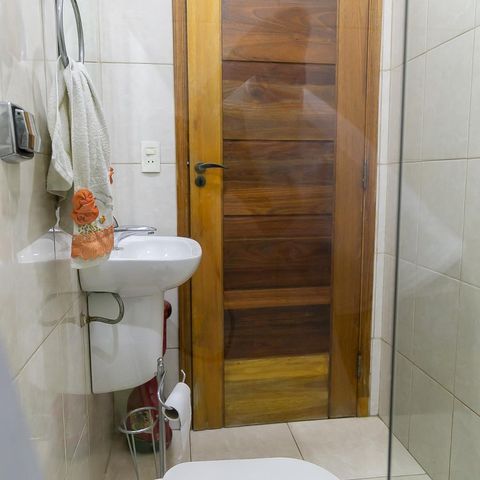 Casa à venda com 369m², 5 quartos e 4 vagasBanheiro lavanderia