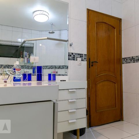 Casa à venda com 369m², 5 quartos e 4 vagasBanheiro suíte 1