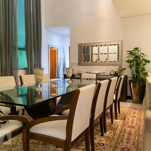 Casa à venda com 369m², 5 quartos e 4 vagasSala