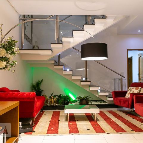 Casa à venda com 369m², 5 quartos e 4 vagasSala
