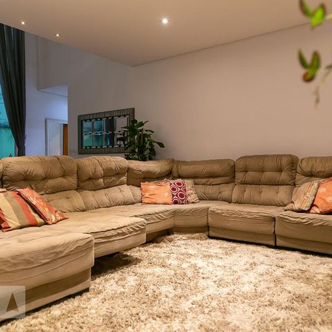 Casa à venda com 369m², 5 quartos e 4 vagasSala