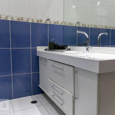 Casa à venda com 369m², 5 quartos e 4 vagasBanheiro suíte 2