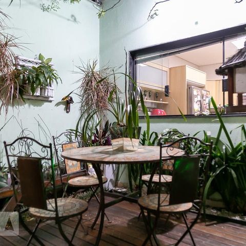 Casa à venda com 369m², 5 quartos e 4 vagasQuintal fundos