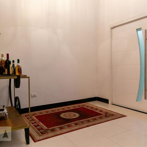 Casa à venda com 369m², 5 quartos e 4 vagasSala