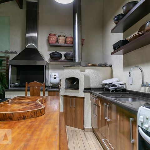 Casa à venda com 369m², 5 quartos e 4 vagasÁrea de lazer - Churrasqueira