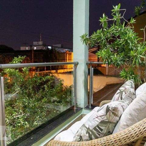 Casa à venda com 369m², 5 quartos e 4 vagasVaranda suíte 2