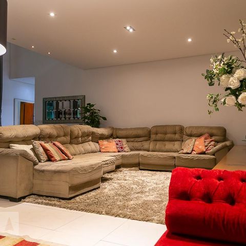 Casa à venda com 369m², 5 quartos e 4 vagasSala