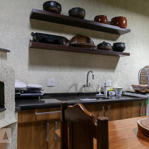 Casa à venda com 369m², 5 quartos e 4 vagasÁrea de lazer - Churrasqueira