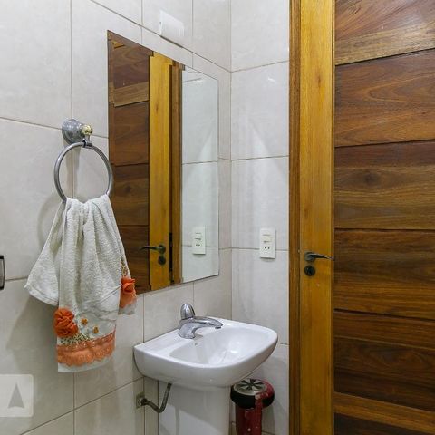 Casa à venda com 369m², 5 quartos e 4 vagasBanheiro lavanderia