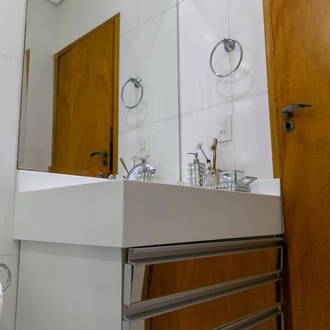 Casa à venda com 369m², 5 quartos e 4 vagasBanheiro 