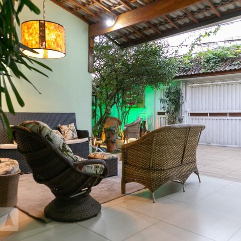 Casa à venda com 369m², 5 quartos e 4 vagasQuintal frente