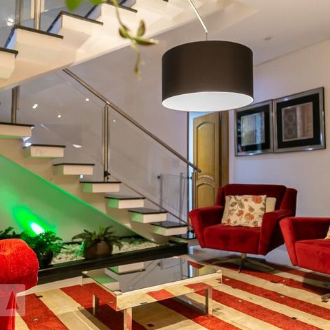 Casa à venda com 369m², 5 quartos e 4 vagasSala