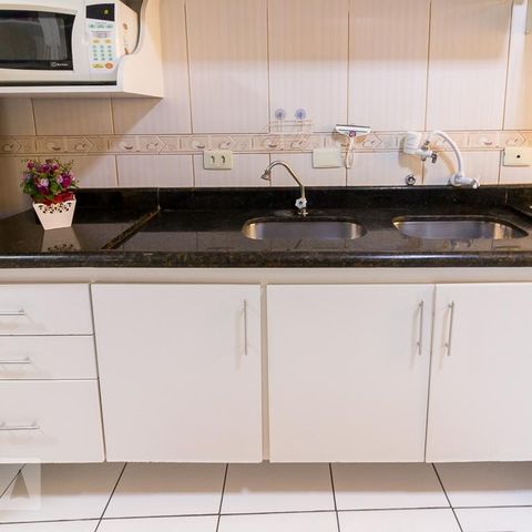 Casa para alugar com 385m², 3 quartos e 5 vagasCozinha - pia e gabinete