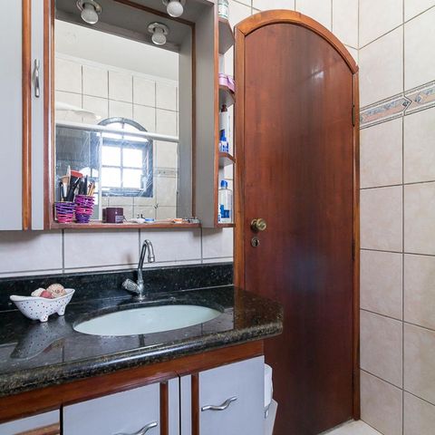 Casa para alugar com 385m², 3 quartos e 5 vagasBanheiro social