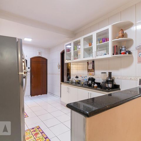 Casa para alugar com 385m², 3 quartos e 5 vagasCozinha