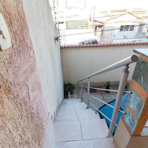 Casa para alugar com 385m², 3 quartos e 5 vagasEscadas