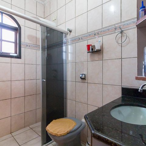 Casa para alugar com 385m², 3 quartos e 5 vagasBanheiro social