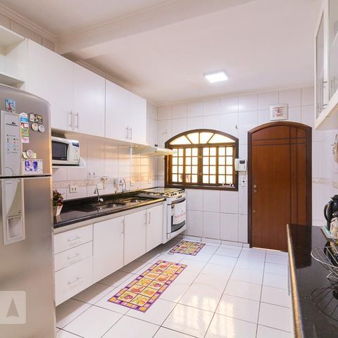 Casa para alugar com 385m², 3 quartos e 5 vagasCozinha