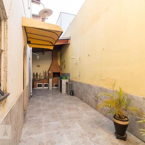 Casa para alugar com 385m², 3 quartos e 5 vagasCorredor lateral externo